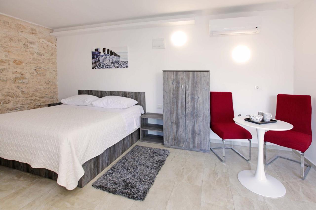 Luxory D-Rooms Вела-Лука Экстерьер фото