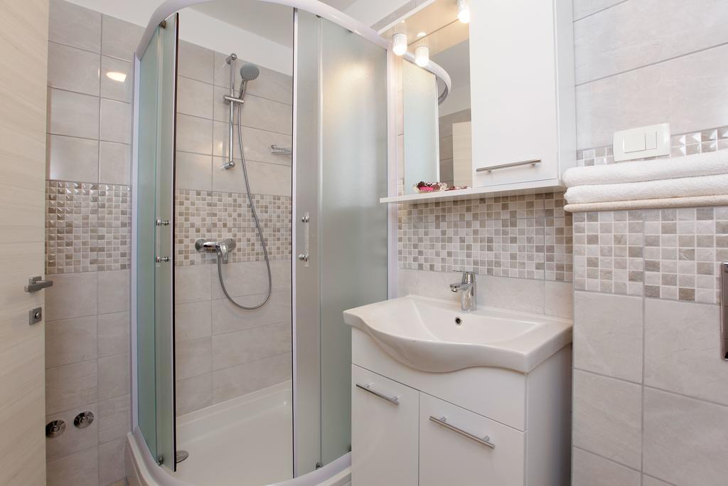 Luxory D-Rooms Вела-Лука Экстерьер фото