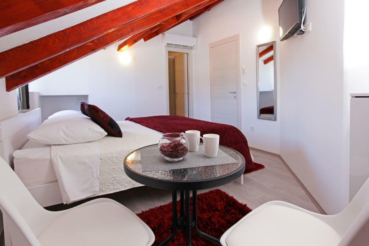 Luxory D-Rooms Вела-Лука Экстерьер фото